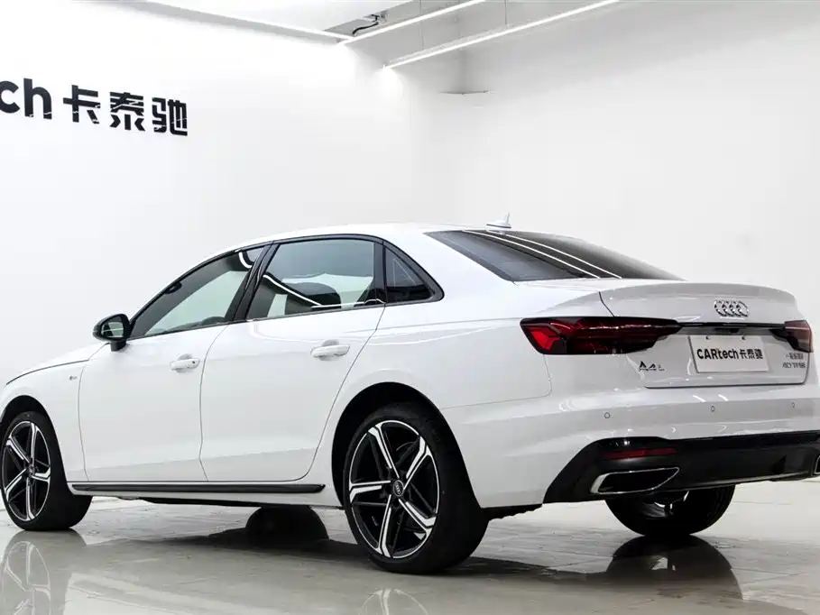 Audi A4L 2025 2 Million Celebration Edition 40 TFSI Luxury Dynamic фото 4