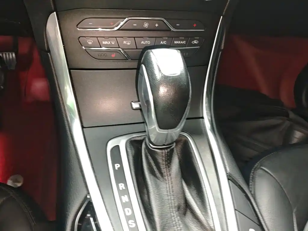 Ford Edge 2018 2018 EcoBoost 245 FWD Luxury 7-seater China V