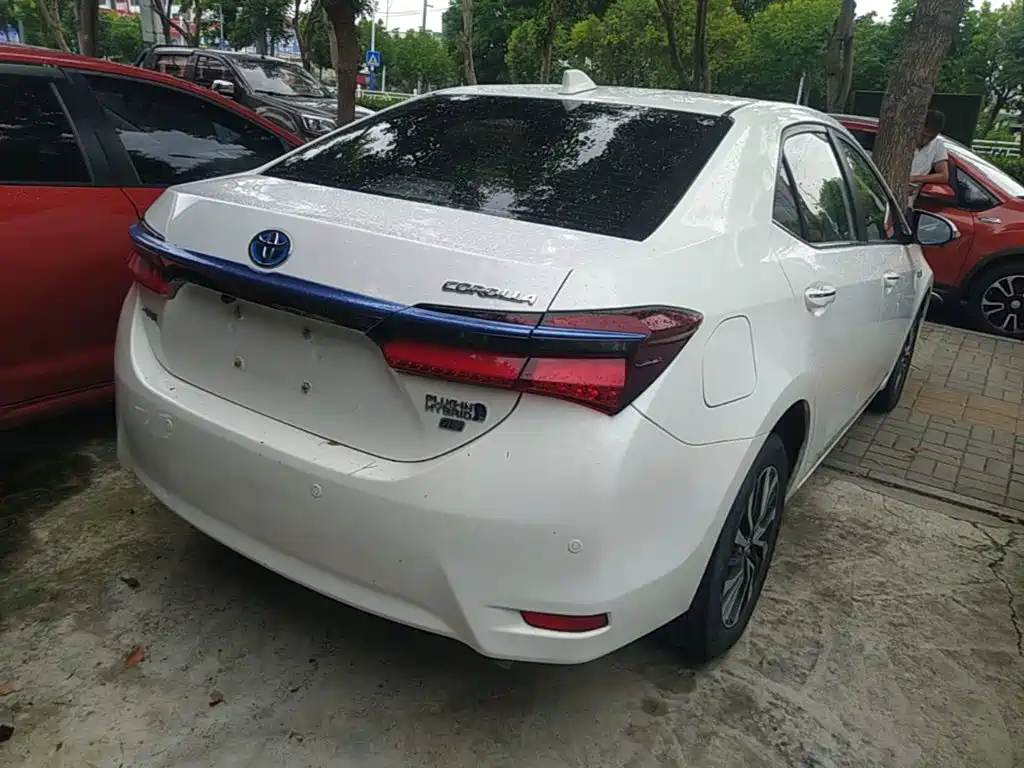 Фото 7 - Toyota Corolla Twin Engine E+
