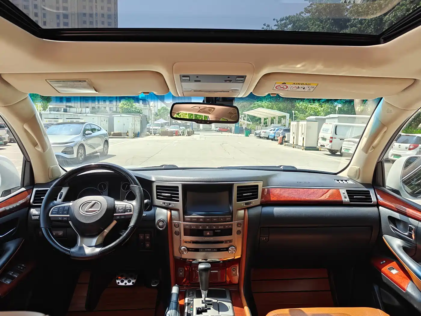 Lexus LX фото 4