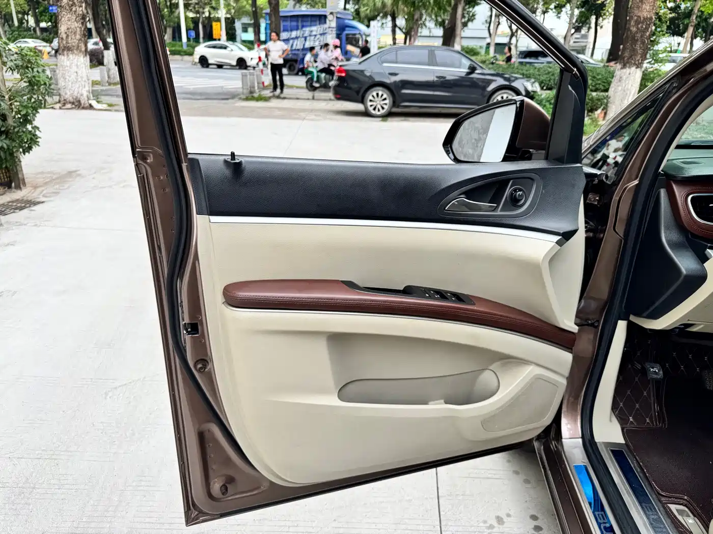 Buick GL8 2018 28T Luxury Model China VI фото 7