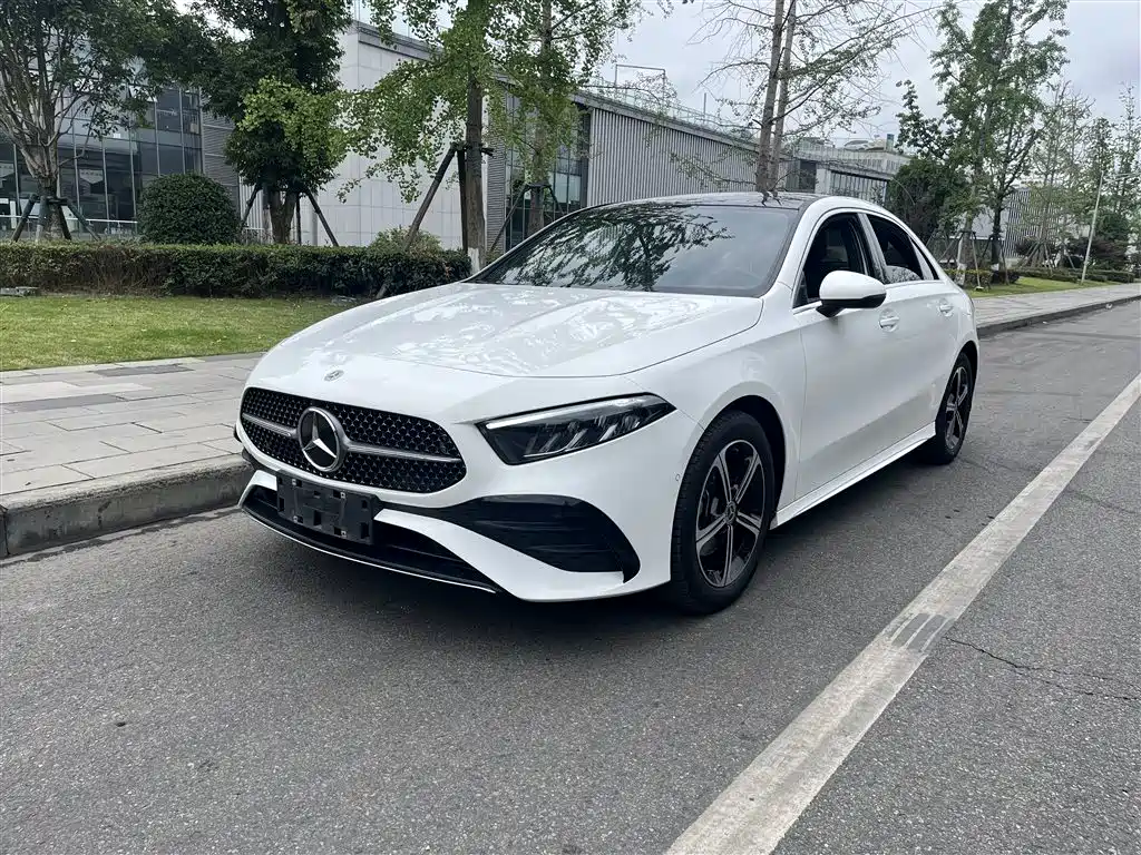 Mercedes-Benz A-Class 2023 A 200 L Fashion