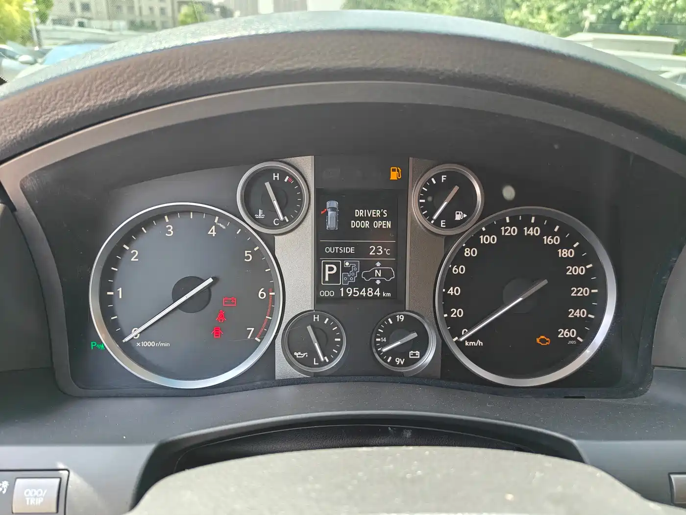 Lexus LX фото 9