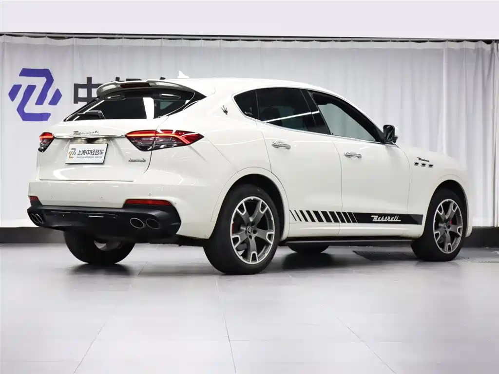 Maserati Levante 2023 3.0T Modena фото 3