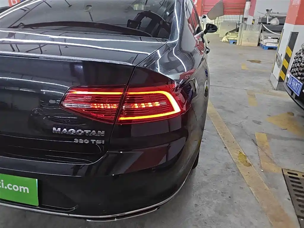 Volkswagen Magotan 2019 330TSI DSG Luxury Class China VI фото 8