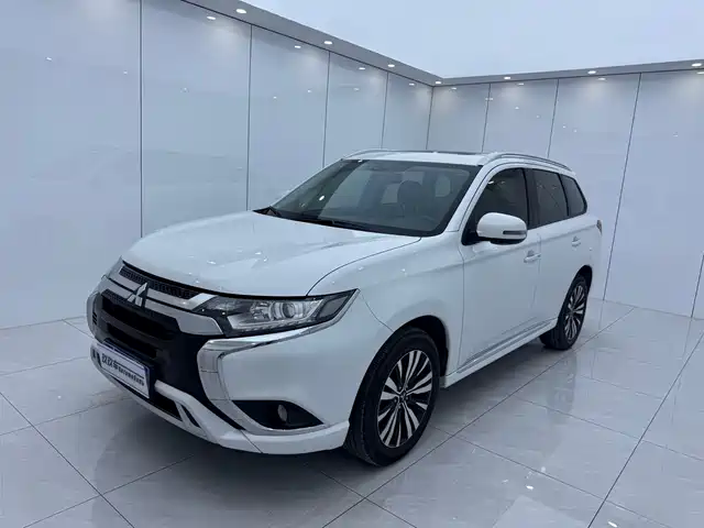 Mitsubishi Outlander 2023
