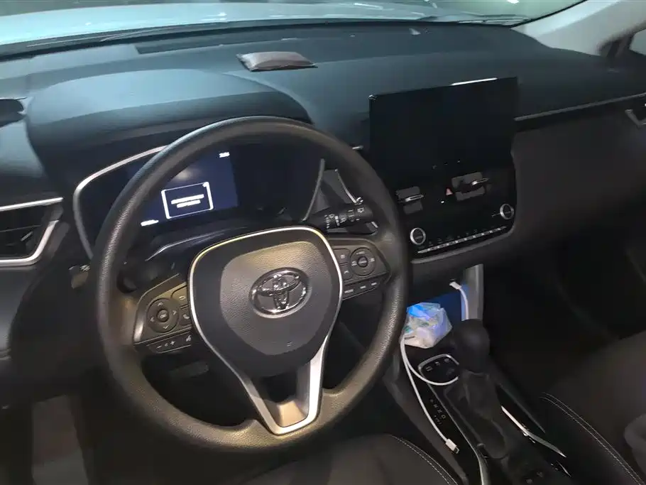 Toyota Frontlander 2024 2.0L Smart Hybrid Dual Engine Luxury Edition фото 12