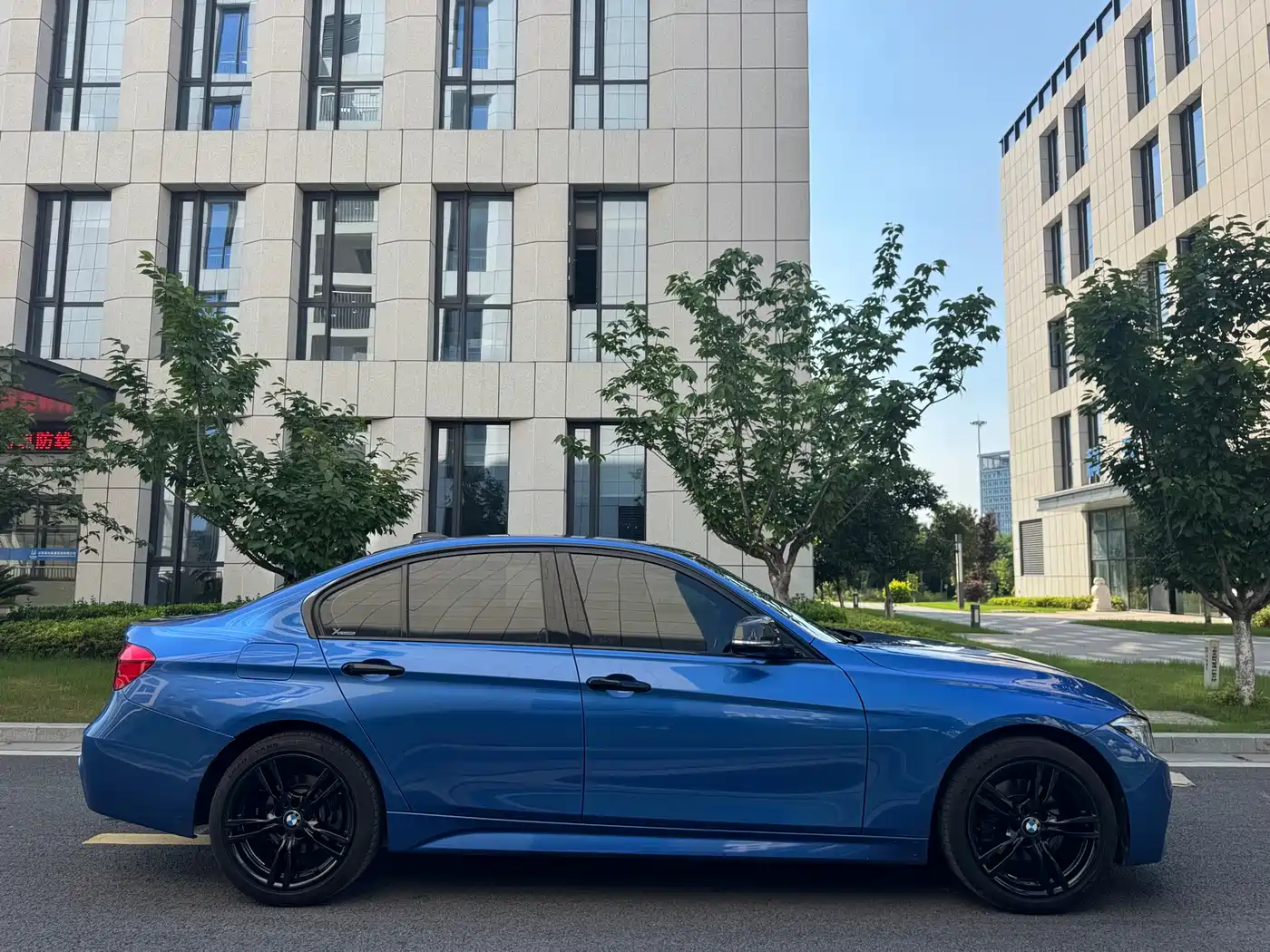 BMW 3 Series 2017 330i M Sport фото 4