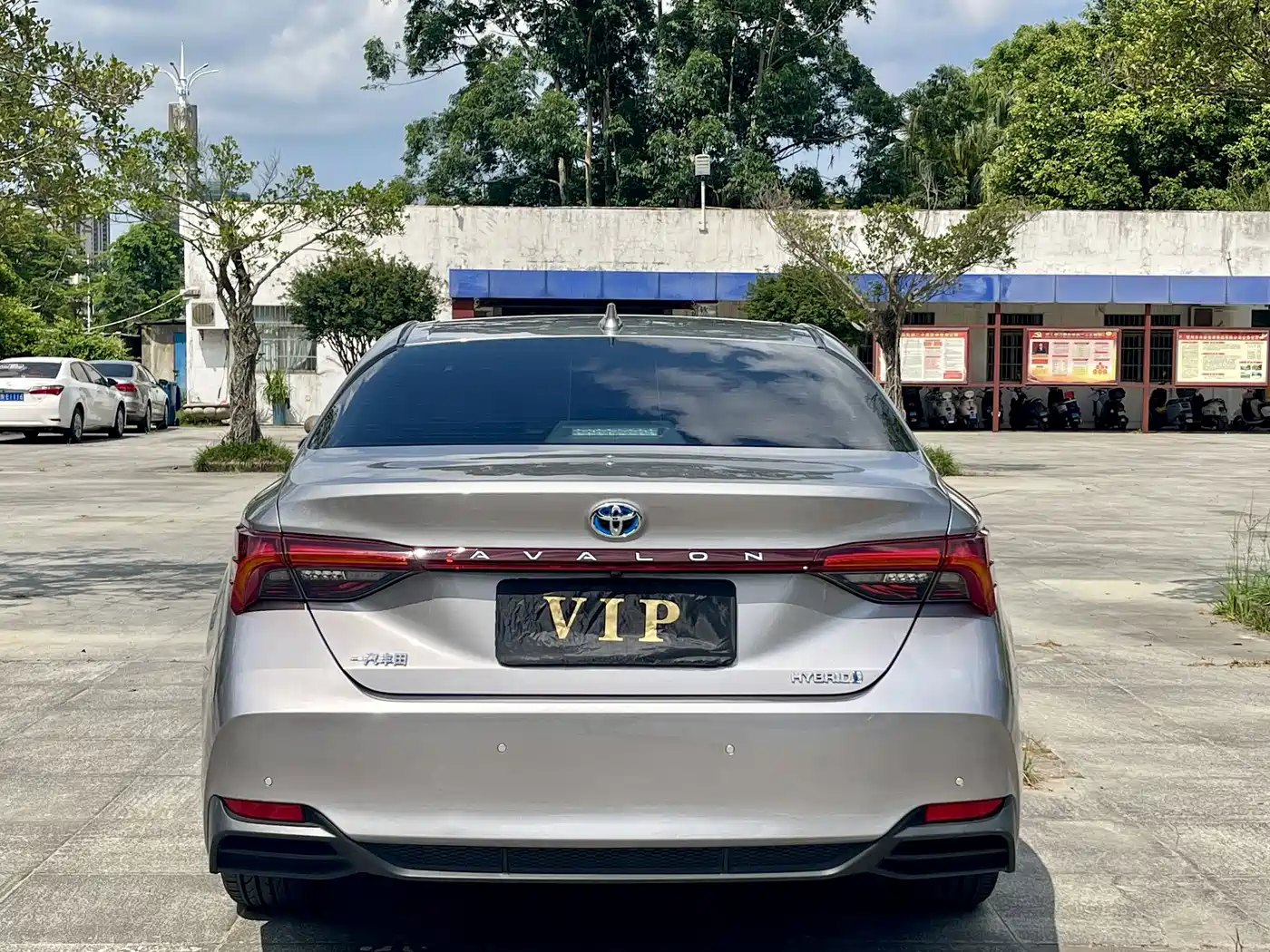 Toyota Avalon 2019 Hybrid 2.5L Luxury Edition China V фото 5