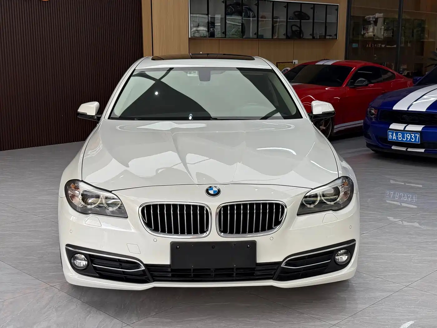 BMW 5 Series 2017 525Li Luxury Design Package фото 2