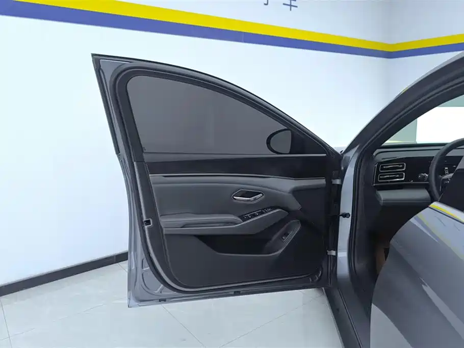 BYD Qin L 2024 DM-i 80KM Leading Edition фото 7