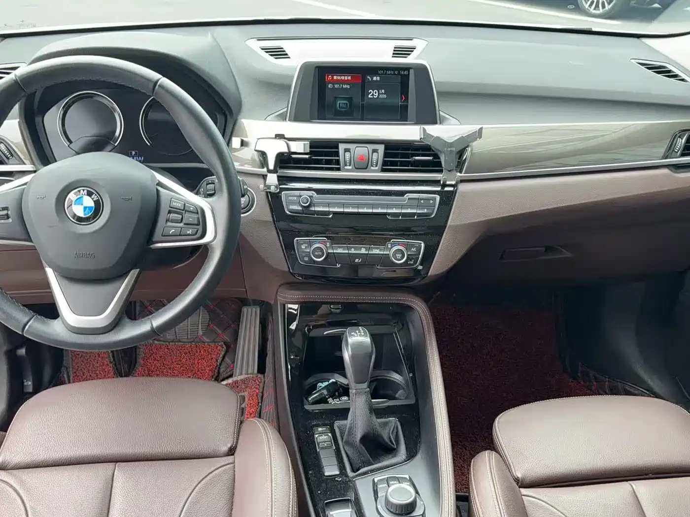 BMW X1 2019 sDrive18Li Premium Model фото 10