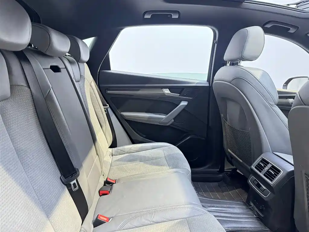 Audi Q5L Sportback 2022 40 TFSI Luxury фото 8