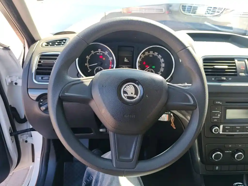 Photo 11 - Škoda Yeti