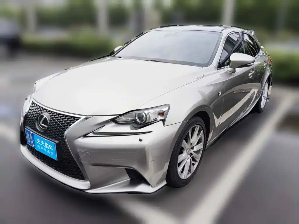Photo 1 - Lexus IS