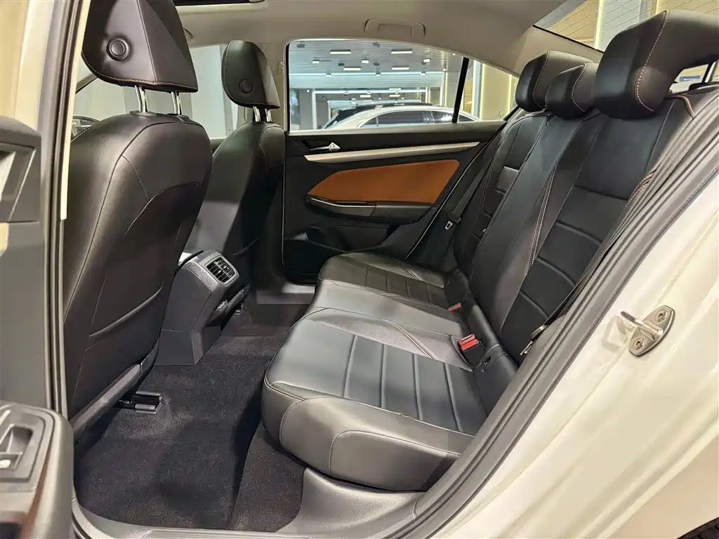 Volkswagen Bora 2025 200TSI DSG Joy Ride Navigation Edition фото 26