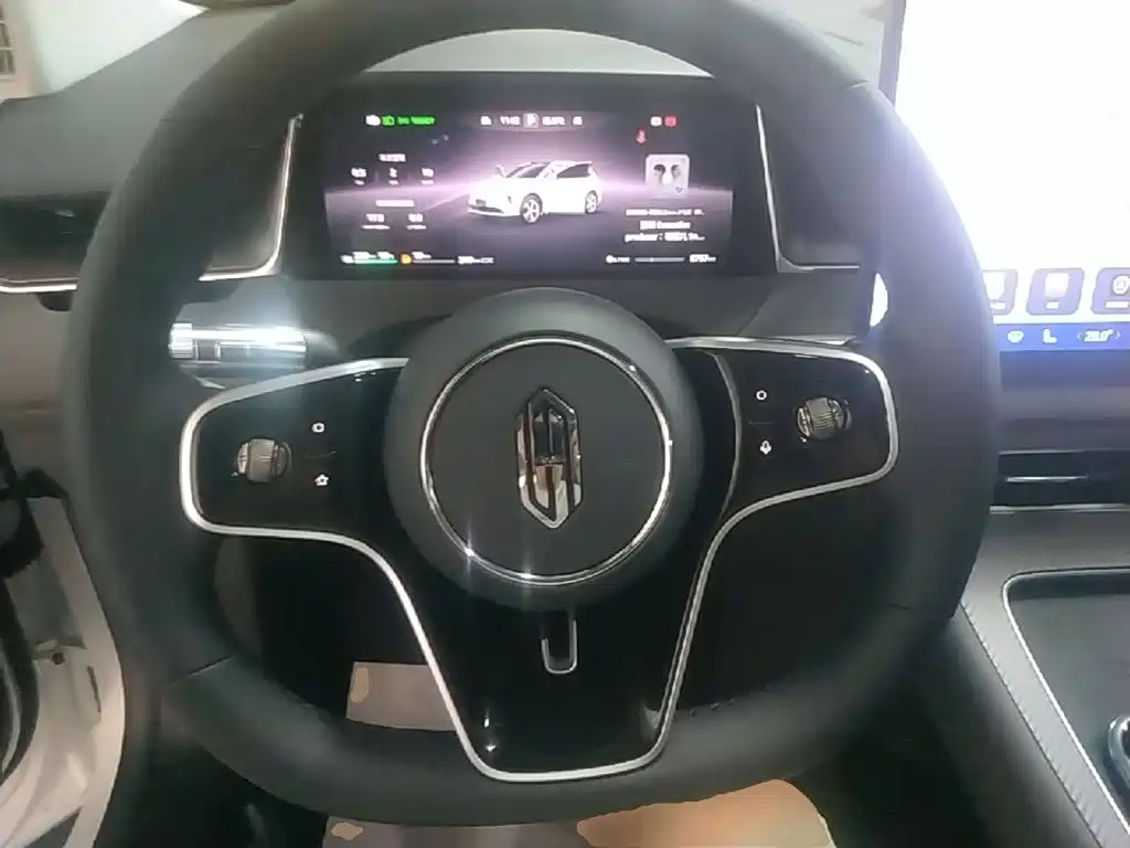 Photo 11 - Shangjie SUV