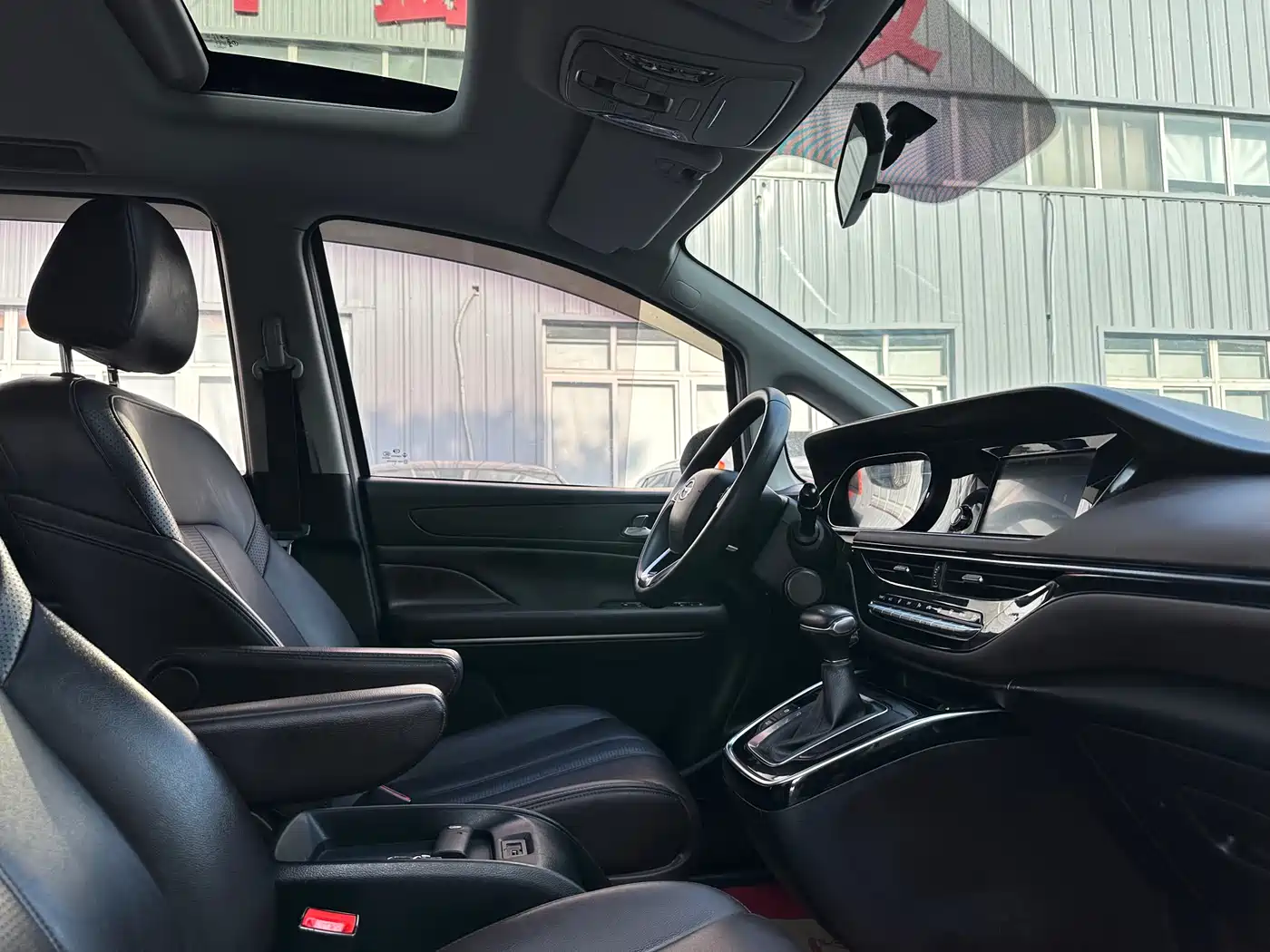 GAC Trumpchi Trumpchi M6 2019 270T Automatic Luxury (6-seater) China V фото 15