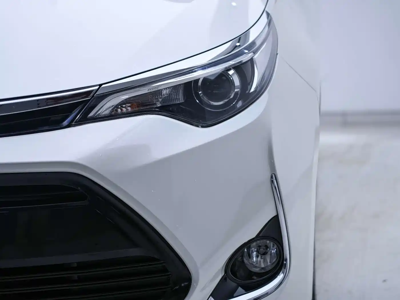 Toyota Levin 2017 Facelift 185T CVT Elite (China V) фото 4