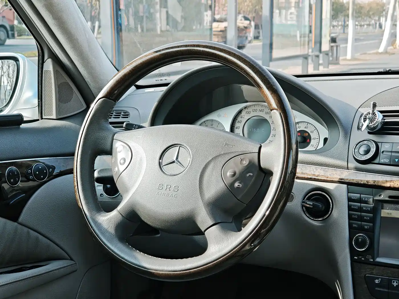 Mercedes-Benz E-Class 2005 E 280 фото 10