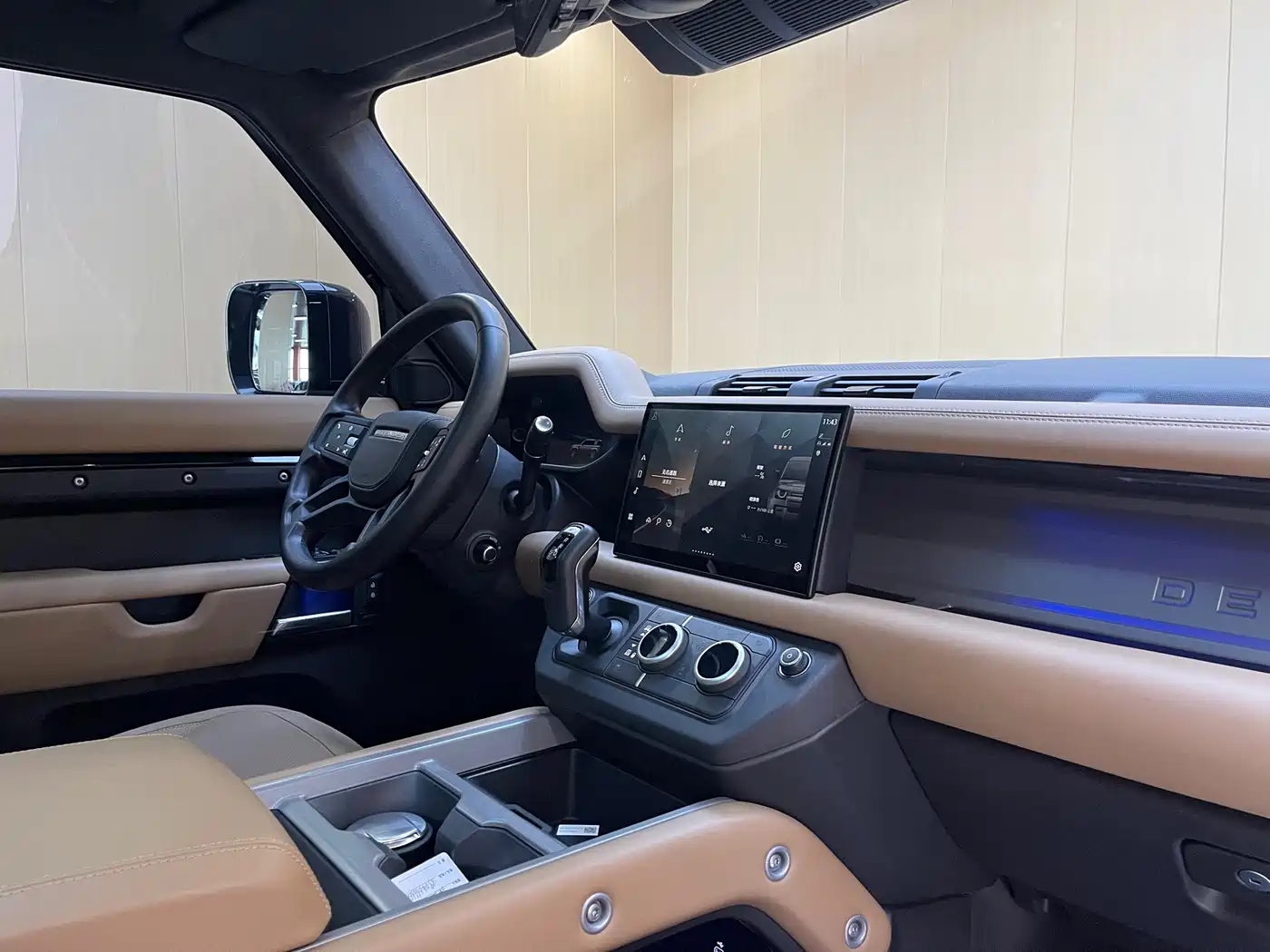 Land Rover Defender 2025 110 3.0T P400 -Dynamic HSE фото 12