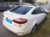 Фото 2 - Ford Fiesta