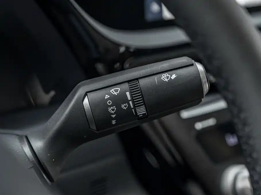 Lexus ES 2022 200 Excellence Edition фото 12