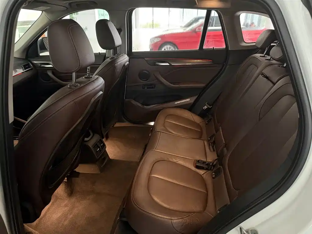 BMW X1 2018 xDrive20Li Luxury Model фото 7