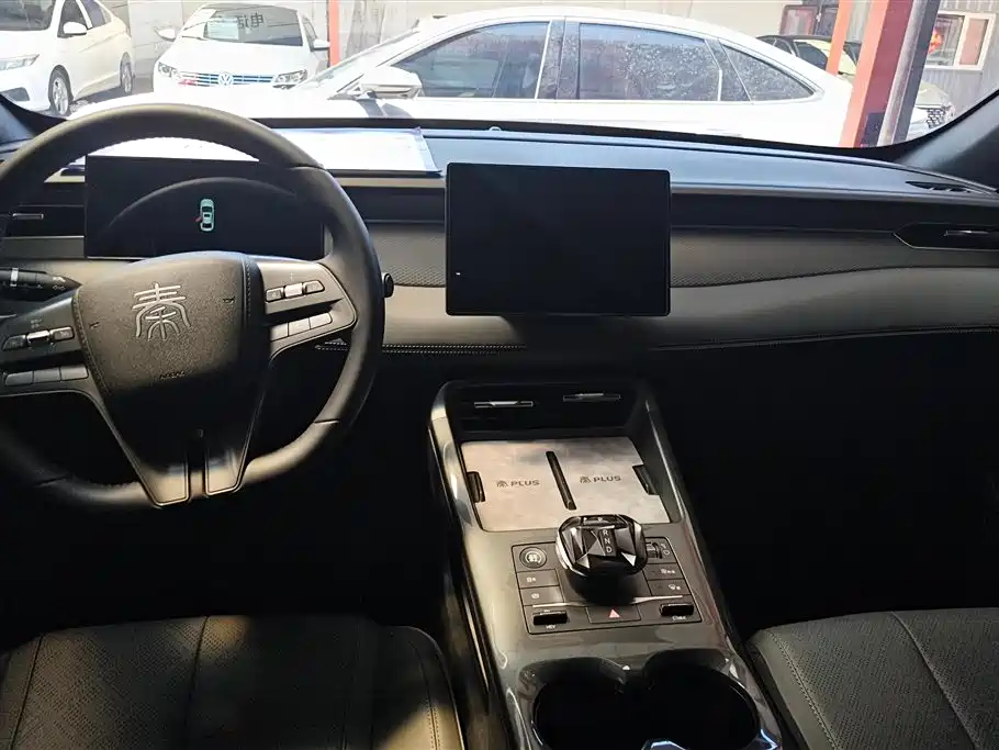 BYD Qin PLUS 2025 DM-i Smart Drive 55KM Leader фото 12
