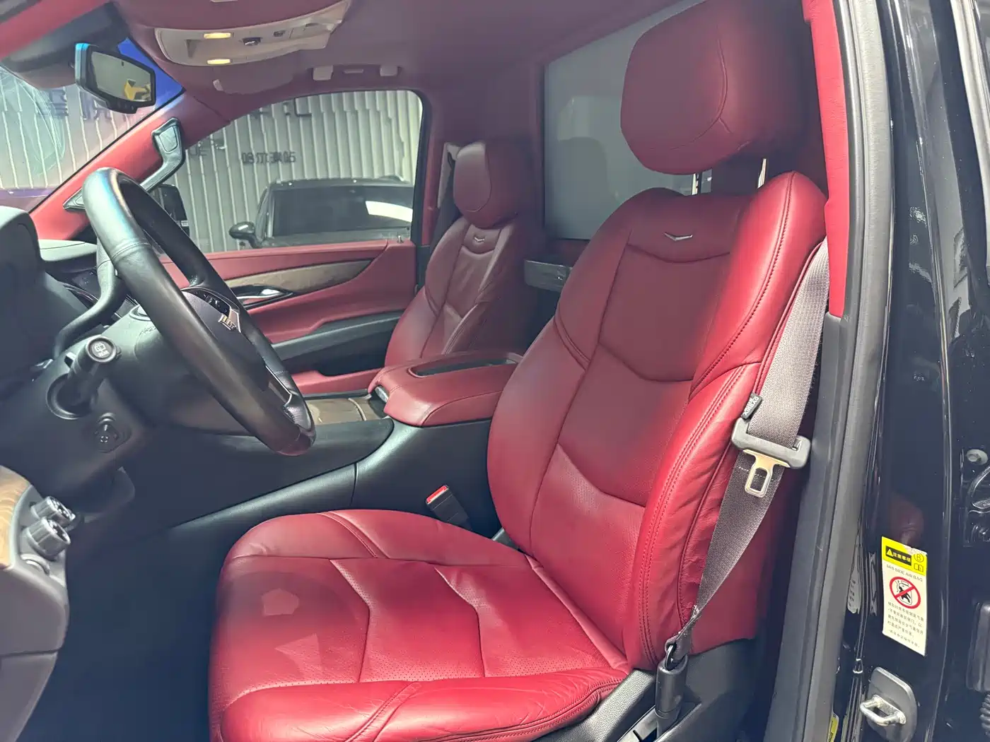 Cadillac Escalade 2017 6.2L ESV Platinum Extended фото 10