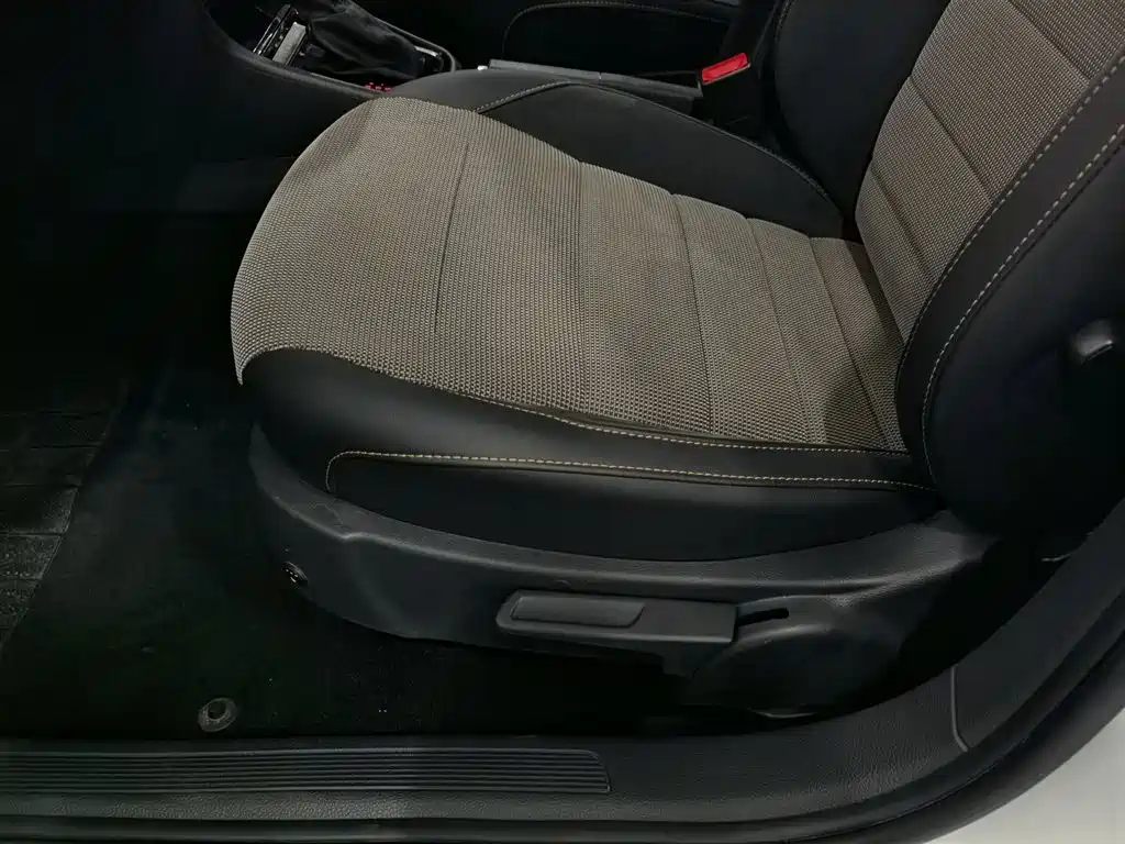 Volkswagen C-TREK 2020 1.5L Automatic Comfort Edition фото 20