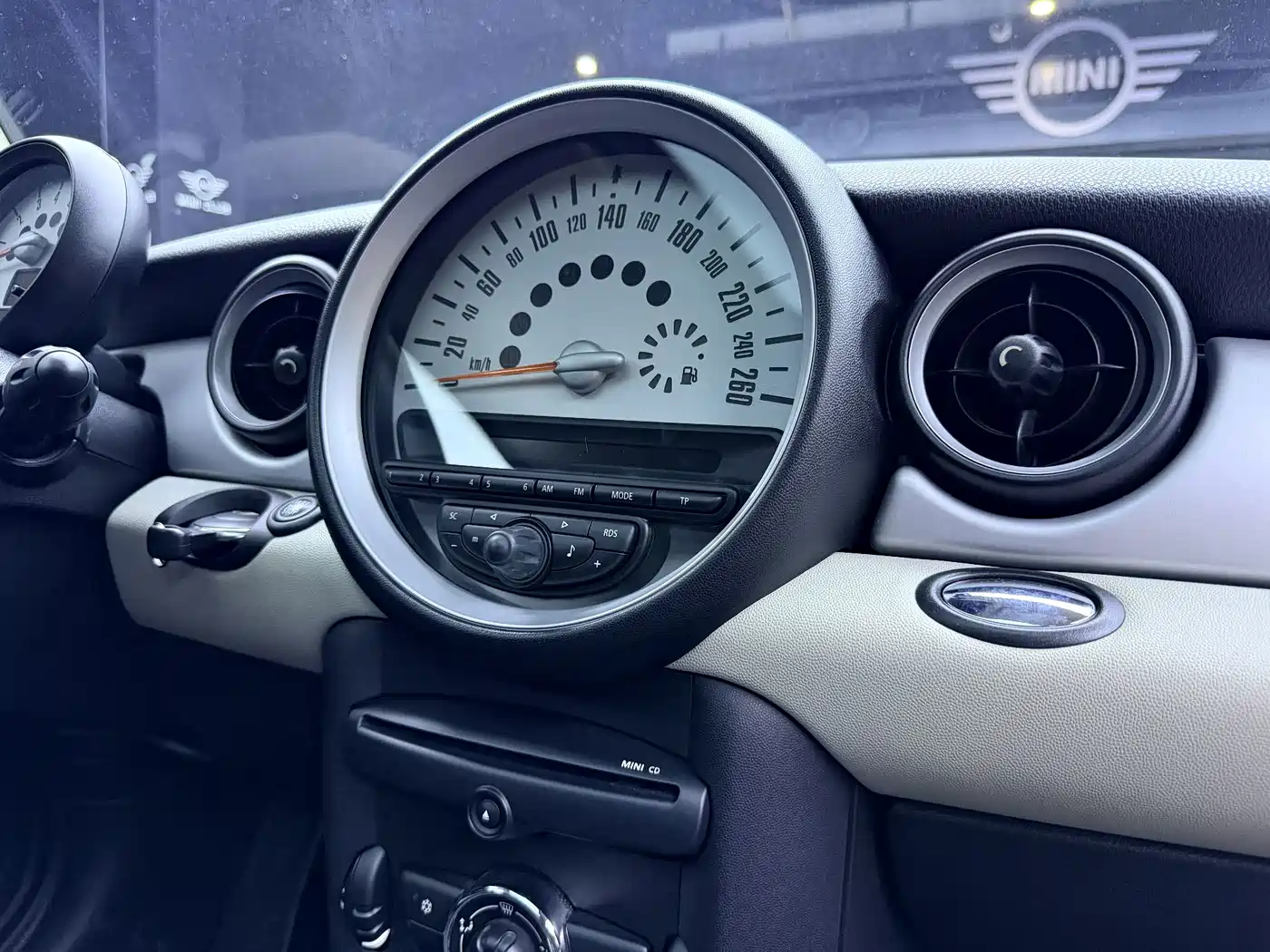 MINI MINI 2012 2011 1.6L COOPER Fun