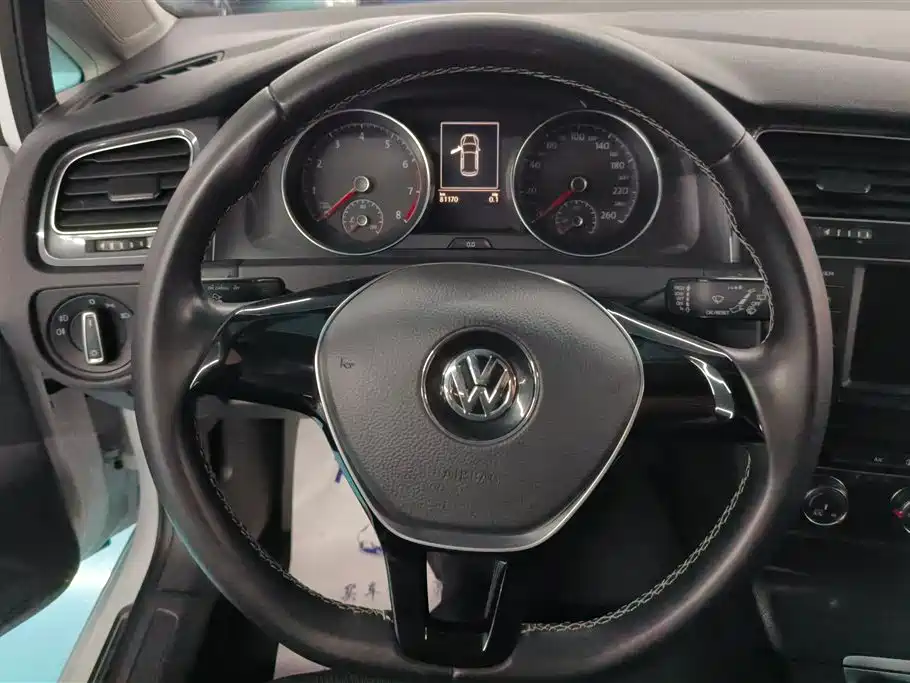 Volkswagen Golf 2017 230TSI Auto Comfort Millionth Anniversary Edition фото 15