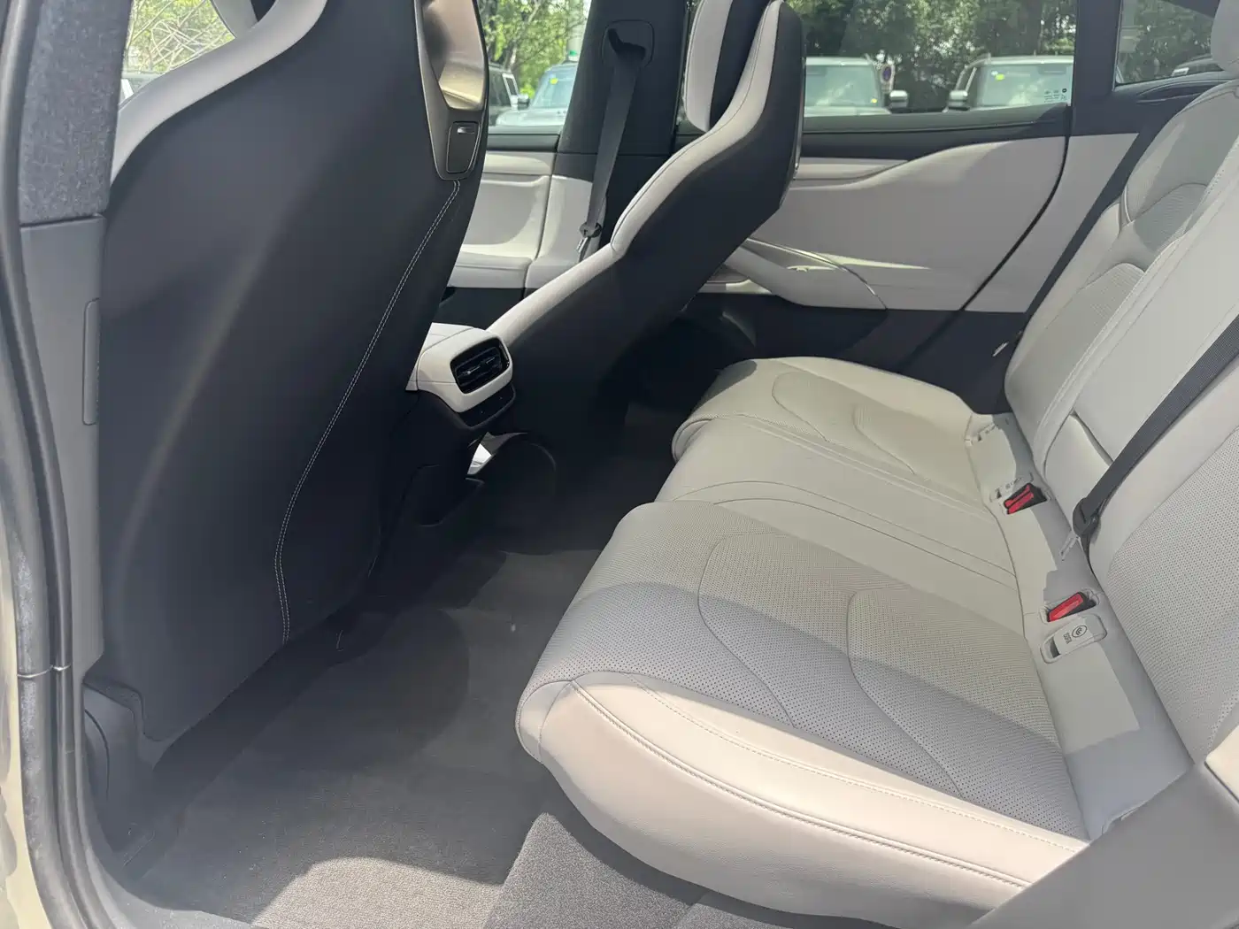 Xiaomi Auto Xiaomi SU7 2024 RWD Ultra Long Range Advanced Smart Driving Pro Edition фото 7