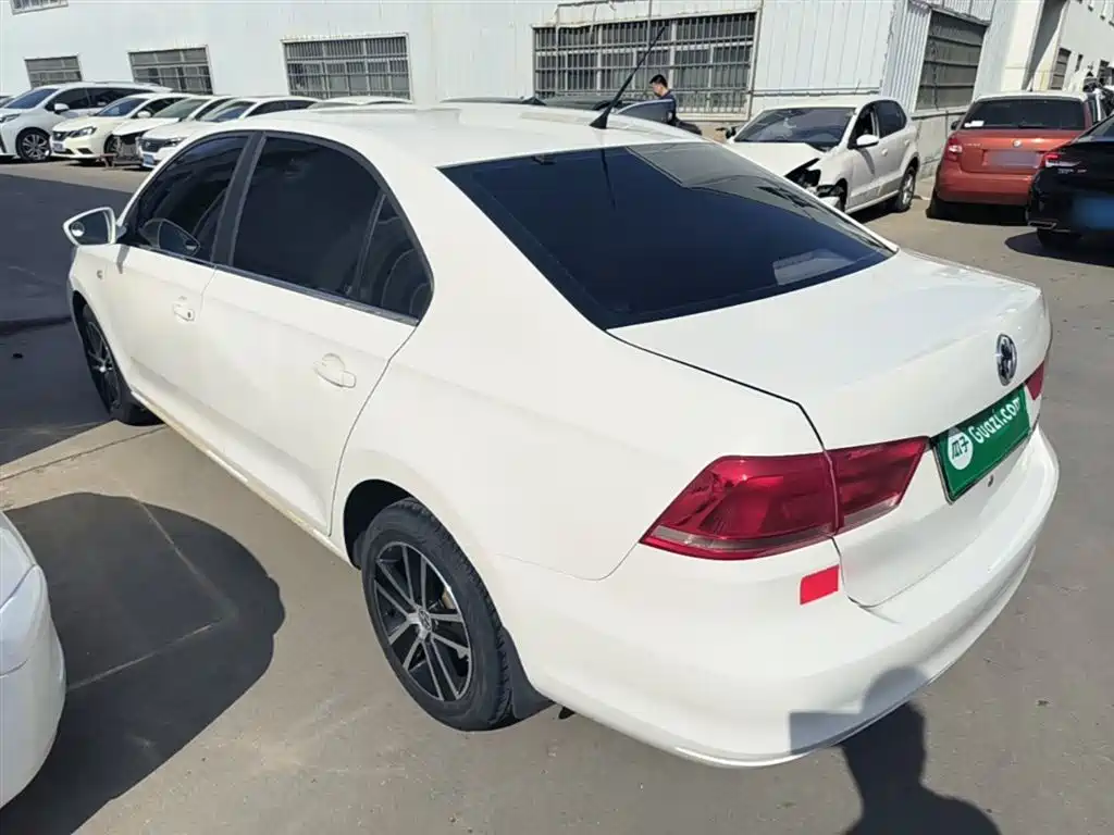 Volkswagen Santana 2015 1.4L Manual Trend Edition фото 5