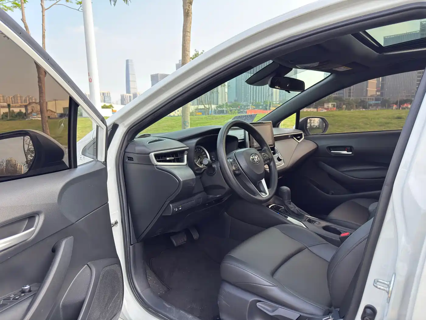 Toyota Levin 2022 185T CVT Luxury Edition фото 6