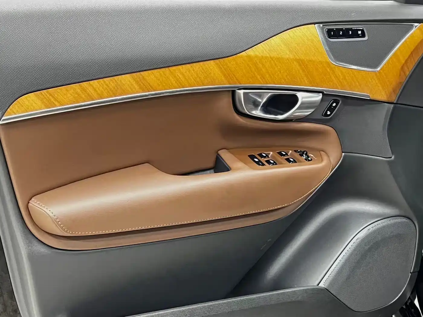Volvo XC90 2024 2024 B5 Smart Luxury 5-Seater