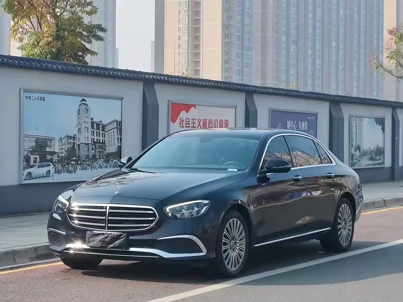 Mercedes-Benz E-Class 2023 E 300 L Fashion