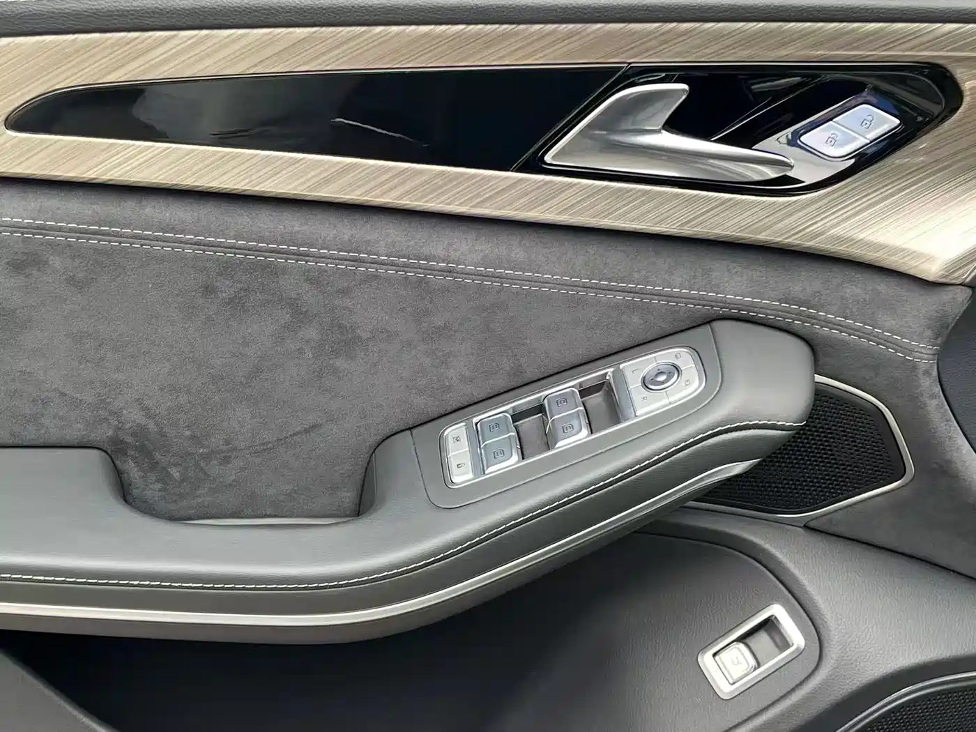 Hongqi H9 2020 3.0T Smart Connect Flagship 4-Seater фото 8
