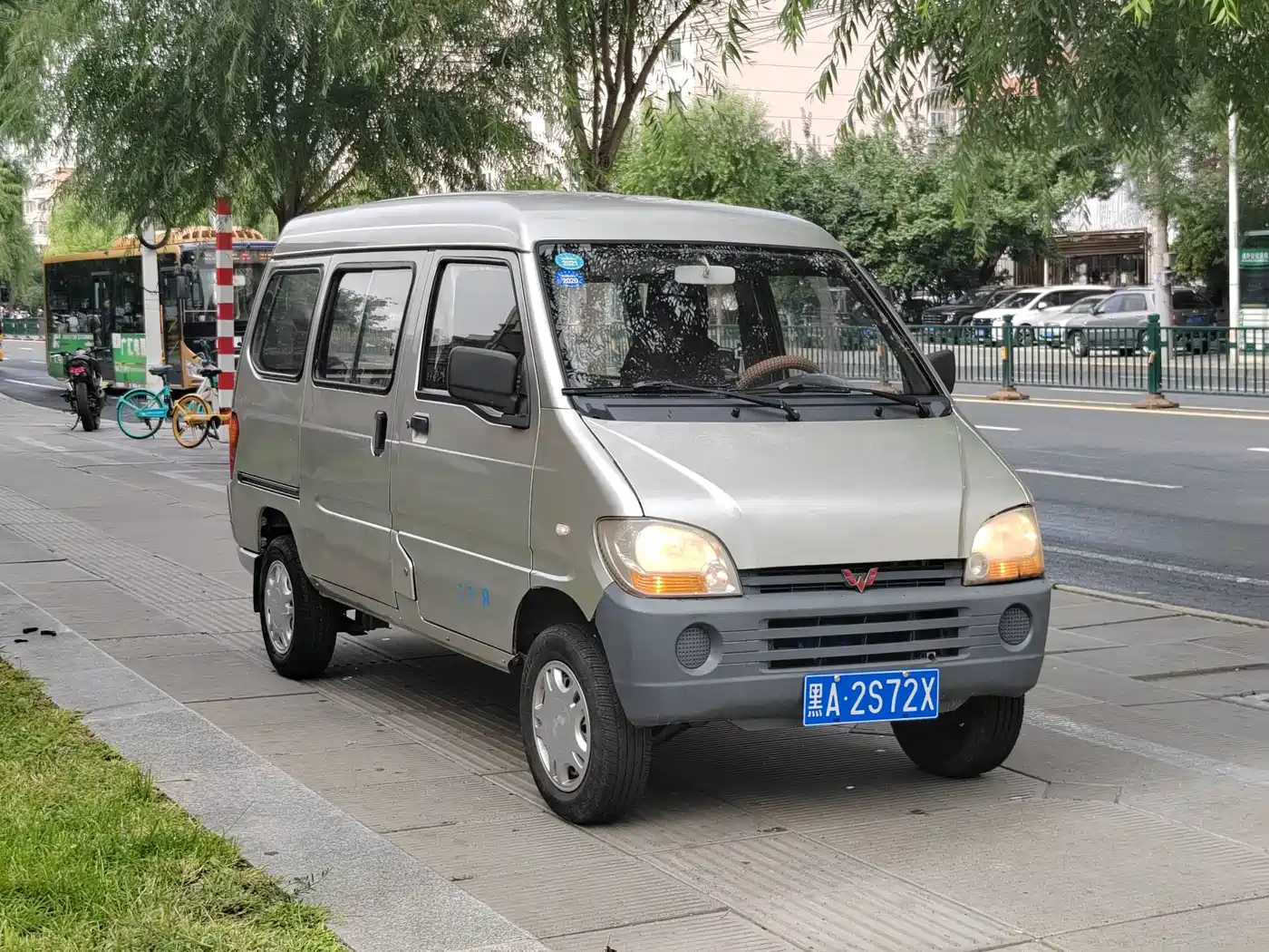 Wuling Motors Wuling Zhiguang 2012 2013 1.0L Practical