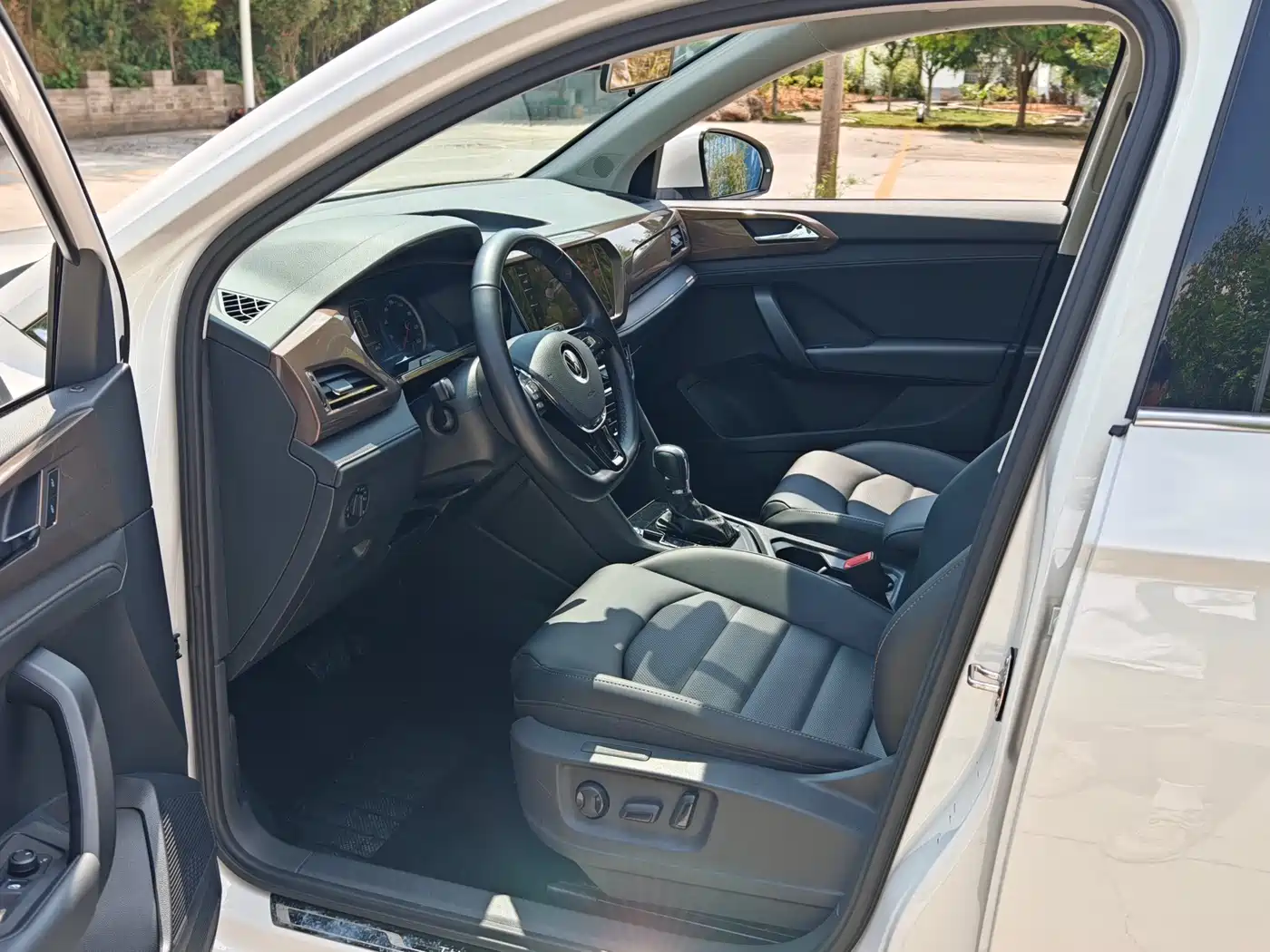 Volkswagen Tharu 2021 280TSI 2WD Luxury Plus фото 14