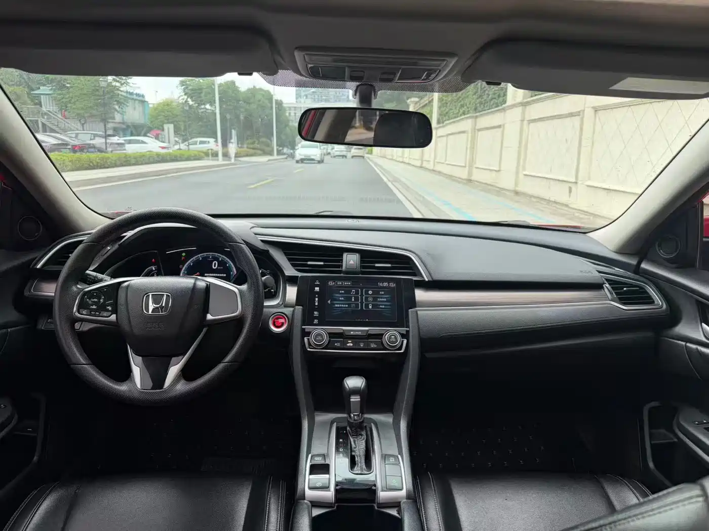 Фото 8 - Honda Civic
