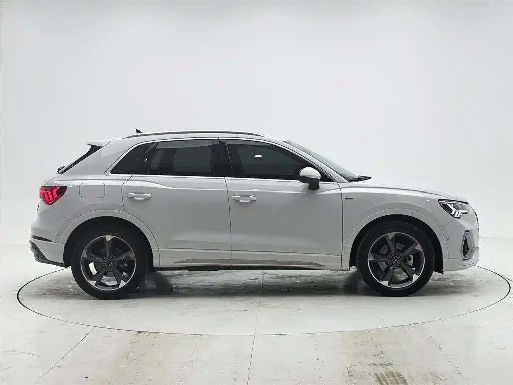 Audi Q3 2022 35 TFSI Fashion Dynamic фото 9