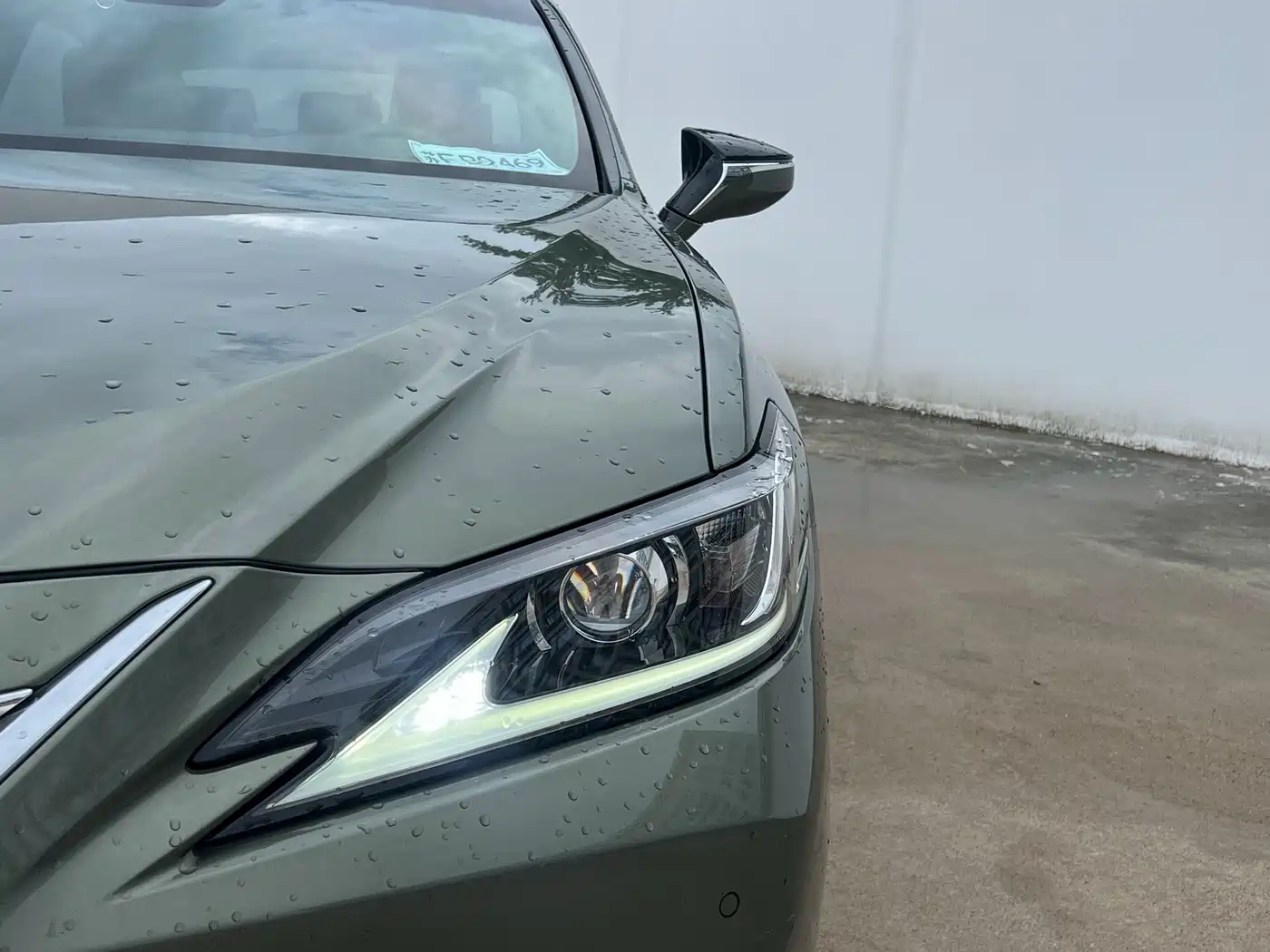 Фото 11 - Lexus ES