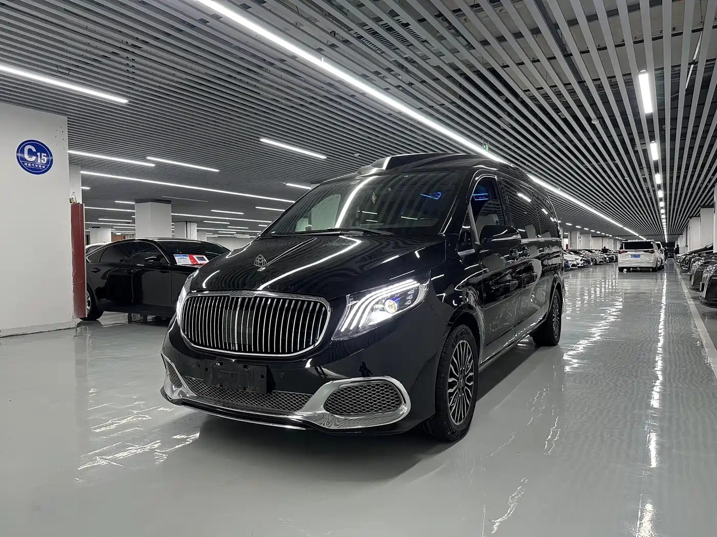 Mercedes-Benz V-Class 2017 Model V 260 L Premium Extended Edition