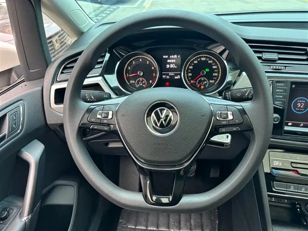 Volkswagen Touran 2021 Touran L 280TSI DSG Comfort Edition 7-seater фото 6