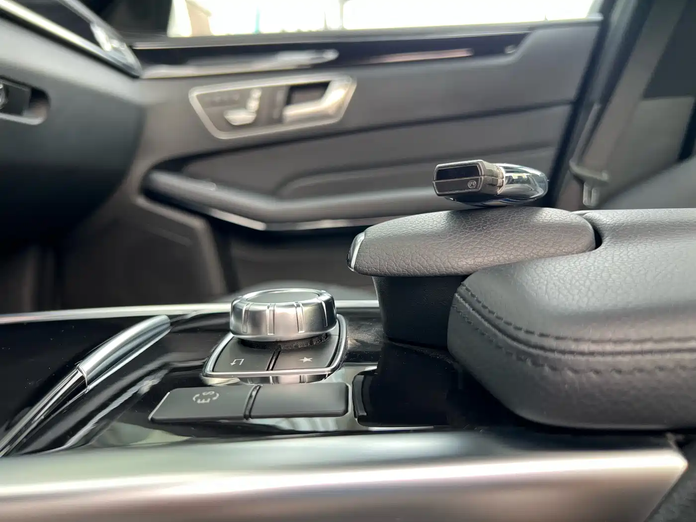 Mercedes-Benz E-Class 2015 Facelift E 260 L Sport фото 27