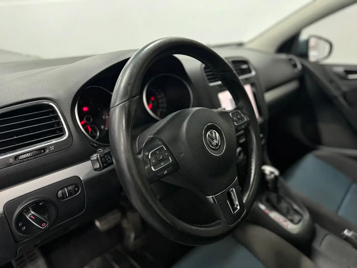 Volkswagen Golf 2012 1.4TSI BlueMotion фото 8