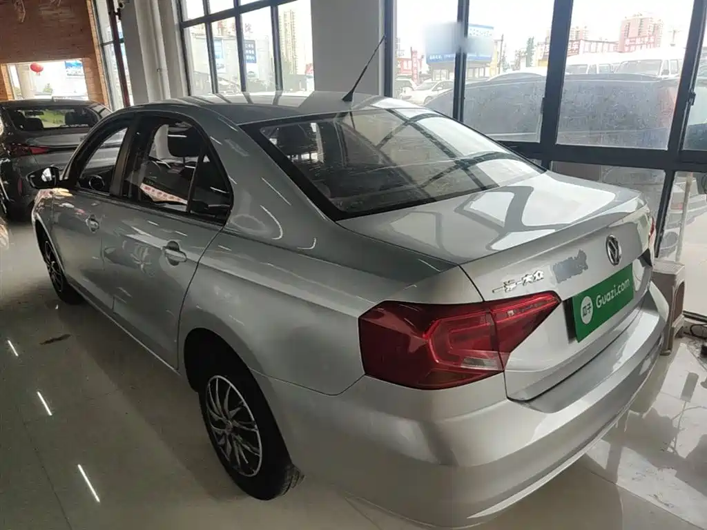 Volkswagen Jetta 2017 1.5L Automatic Fashion фото 5