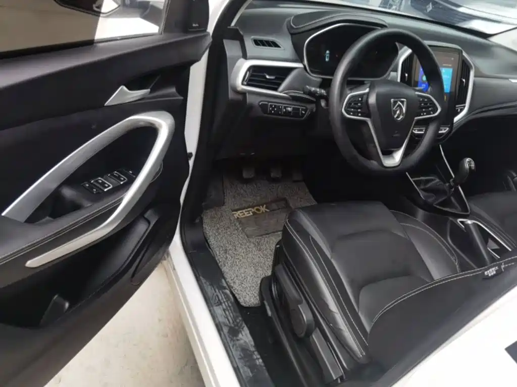 Baojun 530 2021 2021 Global Vehicle Anniversary Edition 1.5T Manual Premium 7-seater